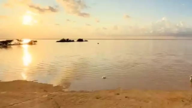 Ver el atardecer es uno de los atractivos más famosos de la playa