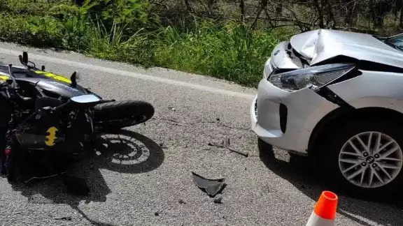 Accidente en la carretera: motociclista circulaba a exceso de velocidad Accidente en la carretera: motociclista circulaba a exceso de velocidad