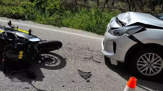 Accidente en la carretera: motociclista circulaba a exceso de velocidad