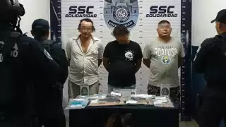 La Secretaría de Seguridad Ciudadana Municipal detuvo a los tres hombres con 53 dosis de posibles narcóticos