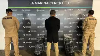 Marina asegura 9 kilogramos de cocaína en el Aeropuerto de  CDMX