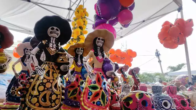 Han arrancado las ofertas de las calaveritas y las tradicionales “catrinas” en los puestos