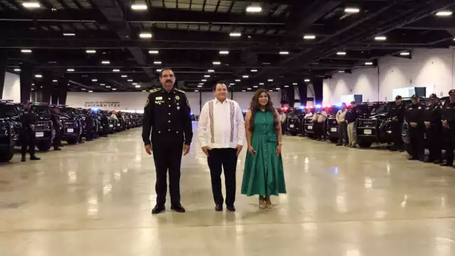 Luis Felipe Saidén recibió nuevas patrullas para la SSP del Gobierno de Yucatán