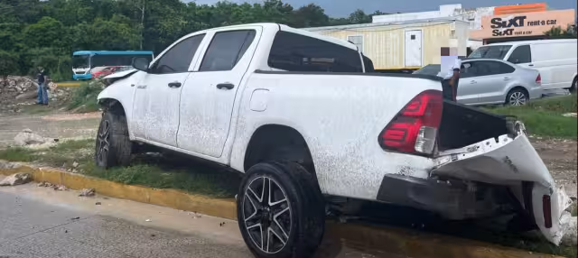 La carambola involucró dos autos particulares y una camioneta de Playa Express