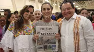 Mara Lezama, Claudia Sheinbaum y Joaquín Díaz Mena arribaron a la estación del Tren Maya este viernes por la noche