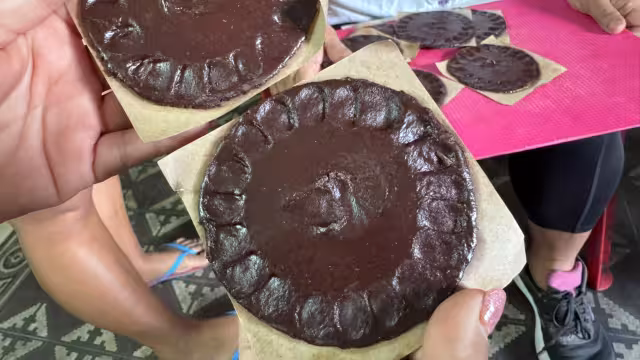 Cada año, del 30 de octubre al 2 de noviembre, las tablillas de chocolate artesanal invaden las cocinas yucatecas