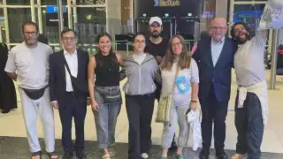 Hacen escala en Estambul mexicanos repatriados que participaron con la Flotilla Sumud