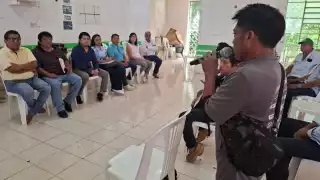 Comisarios piden seriedad en reunión del Centro de Atención Agraria en Hecelchakán