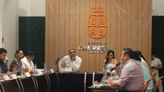 El PRI y Morena presentaron una solicitud de demanda y juicio político contra el gobierno municipal. El PRI y Morena presentaron una solicitud de demanda y juicio político contra el gobierno municipal.