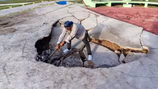 Lluvias forman enorme socavón en el parque de la colonia Emiliano Zapata Sur de Mérida