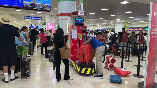 Para no perder el vuelo, la familia optó por ponerse algunas prendas de ropa encima y así reducir el peso
