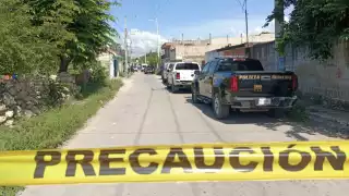 Mujer caminaba cuando se desplomó repentinamente en la conocida como calle de los panuchos