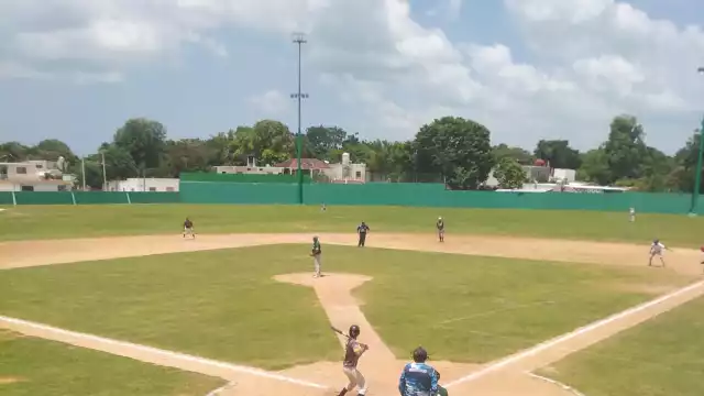 Las novenas de Cerveceros y Delfines mostraron un gran nivel en el diamante.