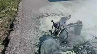 Lo único que quedó de la moto fueron las llantas y algunos pedazos de la estructura