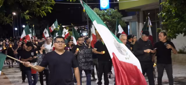 Los trabajadores del Poder Judicial de la Federación marcharon nuevamente en el malecón de San Francisco de Campeche contra la Reforma Judicial.