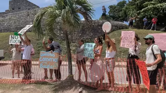 Algunas denuncias resaltaron la falta de transparencia con la obra y la elevación de unos muros que bloquearan la vista de la laguna desde el Fuerte Algunas denuncias resaltaron la falta de transparencia con la obra y la elevación de unos muros que bloquearan la vista de la laguna desde el Fuerte