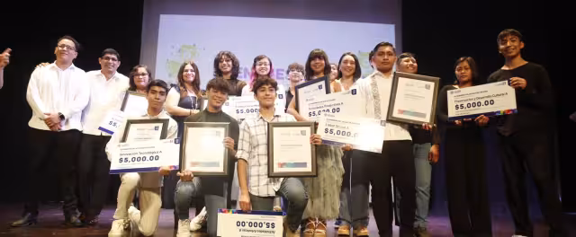 Los ganadores del Premio Estatal de la Juventud  también recibieron un estímulo económico