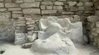 Personal del INAH Yucatán realiza una intervención emergente para proteger los mascarones