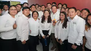 Gobernador Díaz Mena manda mensaje a estudiantes de Yucatán