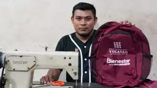 Cada estudiante de nivel básico recibirá un kit, que incluye útiles, dos camisas y un par de zapatos
