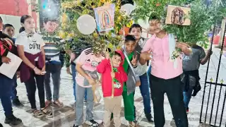 Durante los primeros días de diciembre, las calles se llenan con infantes que piden su aguinaldo