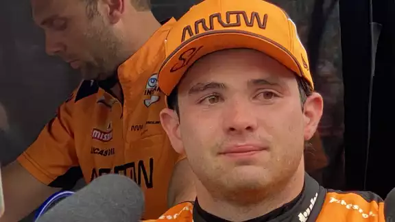 Con lágrimas en los ojos, así terminó Pato O'Ward, luego de lograr el triunfo Con lágrimas en los ojos, así terminó Pato O'Ward, luego de lograr el triunfo