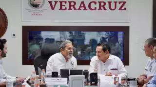 El gobernador Joaquín Díaz Mena visitó la ASIPONA Veracruz, destacando su relevancia como el puerto más importante del Golfo de México