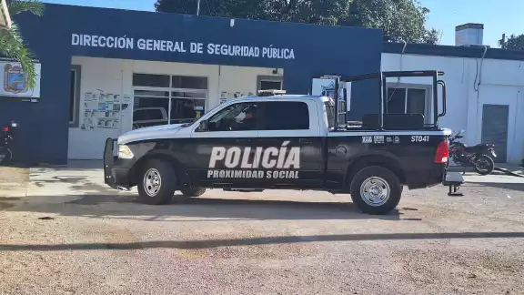 Autoridades aseguraron las dos motocicletas, y las trasladaron a bordo de una grúa, al corralón municipal Autoridades aseguraron las dos motocicletas, y las trasladaron a bordo de una grúa, al corralón municipal