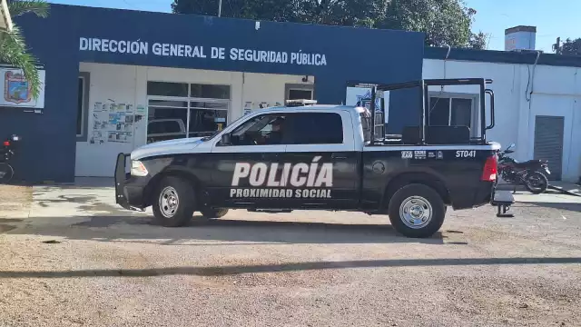 Autoridades aseguraron las dos motocicletas, y las trasladaron a bordo de una grúa, al corralón municipal