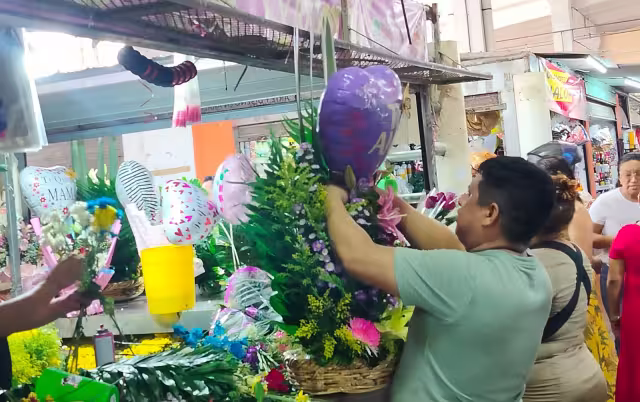 El 10 de mayo impulsa ventas de arreglos florales en la capital