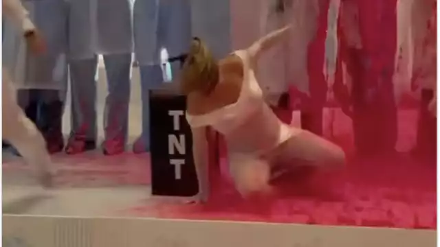 La caída de Lele en plena fiesta