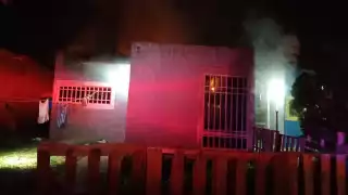 Rescatan a un joven atrapado en el incendio de una casa en Umán