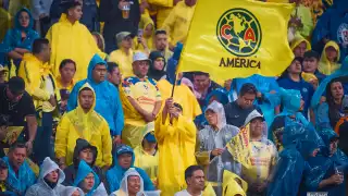 Aficionados del América celebran victoria con canción del Cruz Azul