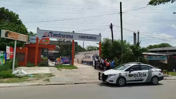 Los responsables robaron una camioneta para llevarse el botín