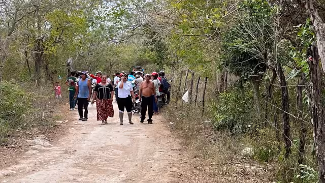 A pesar de la intervención de la Policía, paracaidistas se empeñan en invadir un solar en X-Uenkal