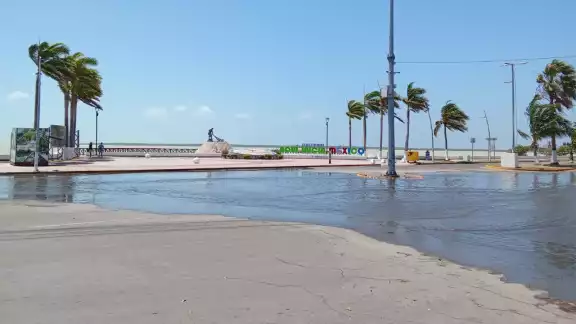 La playa artificial “Dos Mulas” se ha quedado poco a poco sin arena La playa artificial “Dos Mulas” se ha quedado poco a poco sin arena