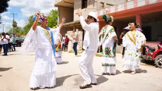 Convite Tixcancal marca el  inicio de los festejos a la  Santa Cruz en Tizimín