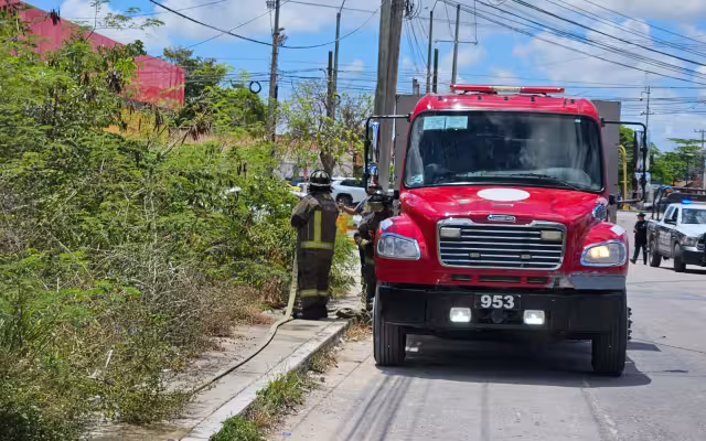 Quema de llantas habría originado incendio en Cancún