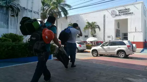 Muchos profesionistas buscan oportunidades, pero cada vez hay menos. Muchos profesionistas buscan oportunidades, pero cada vez hay menos.