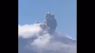 El Servicio Geológico Colombiano (SGC) mantiene una vigilancia reforzada sobre el volcán, que desde el 1 de agosto se encuentra en estado de alerta Naranja