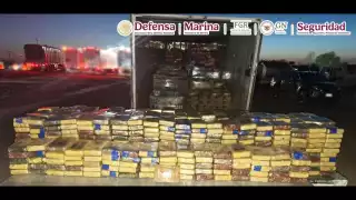 El tractocamión realizó maniobras evasivas al detectar el filtro de vigilancia de la Operación Frontera Norte.