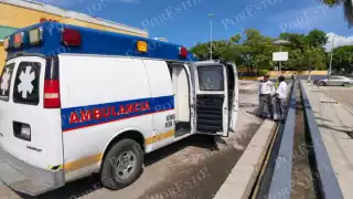 Indigente es atacado con botella en estacionamiento de Plaza Real