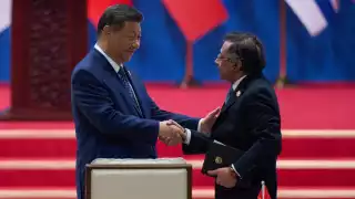 Presidentes Xi Jinping de China y Gustavo Petro de Colombia
