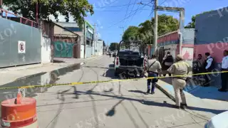 Se registró un fuerte operativo ministerial en una bodega de la colonia Compositores, en Campeche, generando expectación entre los vecinos.