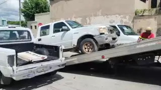 Continúa retiro de vehículos abandonados en vía pública en Chetumal