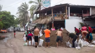Las autoridades recomendaron mantener atención a los comunicados del Servicio Meteorológico Nacional, Conagua, Protección Civil y Semar