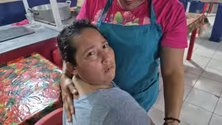 Mujer llega a restaurante pidiendo ayuda en la colonia Fátima.