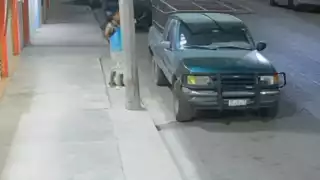 Dueño difunde video del ladrón que le vació la camioneta en Escárcega