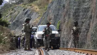 Las personas hospitalizadas permanecen bajo vigilancia médica continua.