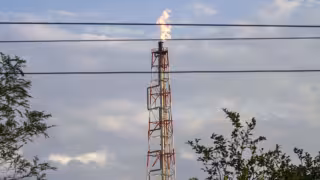 Asimismo, la empresa precisó que las actividades de fracking no utilizan materiales explosivos en ninguna de sus etapas operativas